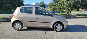 Toyota Yaris (4 foto / 7)