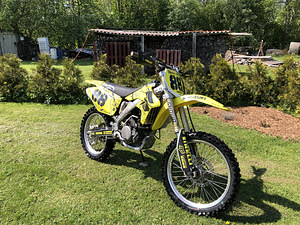Suzuki rmz 250 (2 foto / 5)