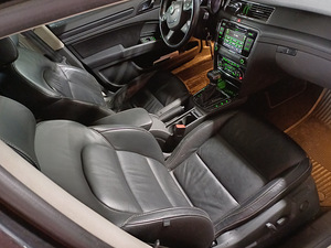 Skoda Superb 2011 (6 фото из 14)