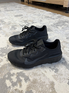 Nike (1 foto / 3)