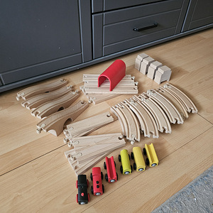 Puidust raudteekomplekt, ikea lillabe (1 foto / 1)