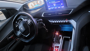 Peugeot 3008 Active PureTech 1.2 96kW (7 foto / 9)
