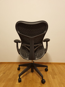 Herman Miller Mirra 2 Töötool (2 foto / 3)