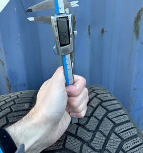 Goodyear Ultragrip Ice 3 205/55/R16 94T (5 foto / 8)