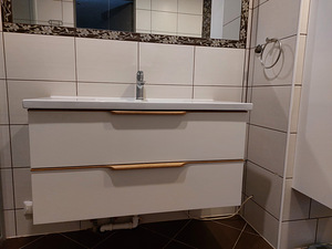Мебель для ванной комнаты с раковиной