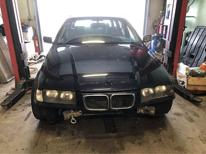 BMW E36 320i manual (2 foto / 5)
