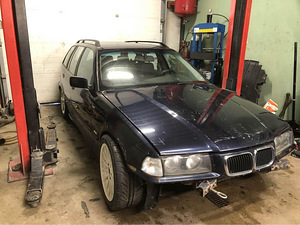 BMW E36 320i manual (3 foto / 5)