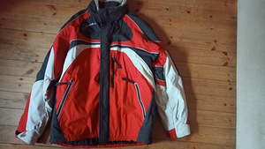 Лыжная куртка размер L