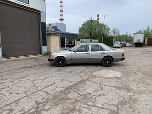 Mercedes-Benz (2 foto / 5)