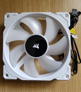 Corsair ML RGB White Series PWM 120mm (1 foto / 1)