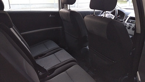 Toyota Corolla Verso 2,0 85kw 7 kohta (9 foto / 10)