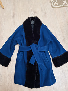 Väga ilus soe mantel talveks s-m / красивое тёплое пальто