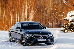 Mercedes Benz E220 AMG 4matic 2020 Warranty 2025 (10 foto / 11)
