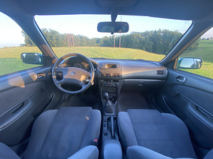 Toyota Corolla 1.6 VVT-i 16 valve 81kW (12 foto / 15)