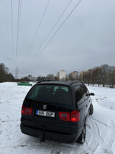 SEAT Alhambra (4 фото из 7)