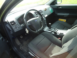 VOLVO V50 (6 фото из 8)