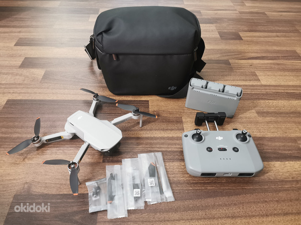 DJI Mini 2 Fly More Combo