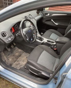 FORD Mondeo 2010 универсал (5 фото из 7)