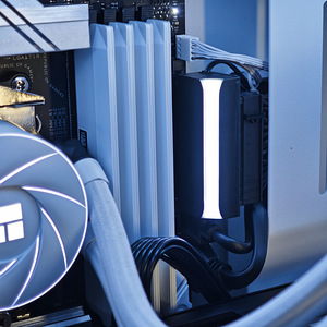 PRO GAMING PC " FLOW " || Ryzen 7 9800X3D + RTX 5090 32GB (4 foto / 10)