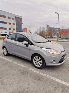 Ford Fiesta 1.4 71kW (2 foto / 13)