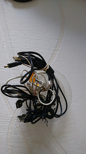Разные кабеля USB (6 фото из 9)