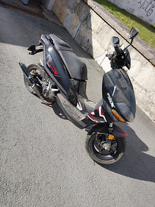 Benelli quattronove 49x 70cc (1 foto / 3)