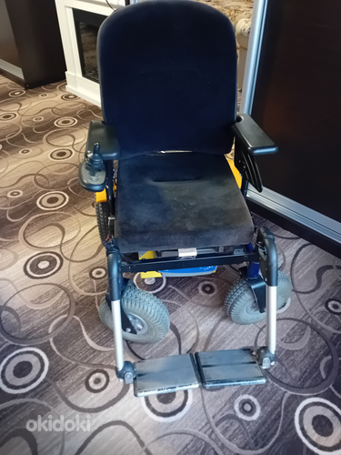 Электрическая инвалидная коляска. (фото #1)