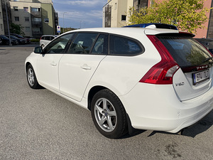 VOLVO V60 T3 2.0 112KW 110000 km 2015 (5 foto / 13)