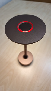UUS! Laetav juhtmevaba lamp LED laualamp suure akuga (4 foto / 5)