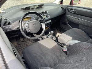 Citroen C4 (7 фото из 8)