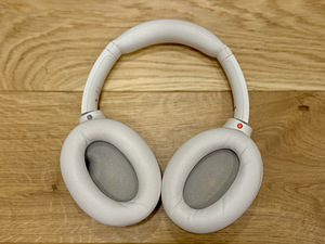 Sony WH-1000XM4 — WHITE Limited Edition (2 foto / 3)