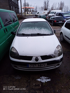 Renault Clio 2 (10 фото из 10)