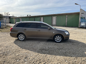 Toyota Avensis 2,0D 85kw Manuaal (4 foto / 13)