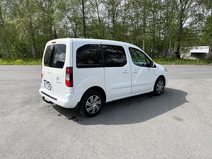 Citröen Berlingo 1,6D 68kw 2014 (3 foto / 12)