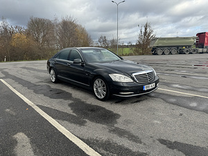 Mercedes-Benz S350 BLUETEC (1 foto / 15)