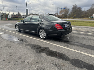 Mercedes-Benz S350 BLUETEC (3 foto / 15)