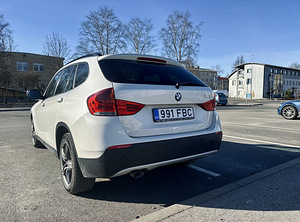 BMW X1, 2011a (4 фото из 8)