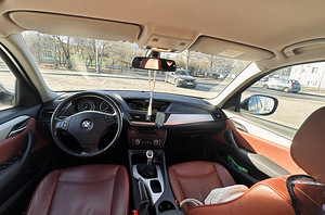 BMW X1, 2011a (6 фото из 8)