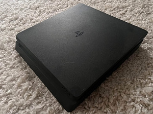 Playstation 4 slim 500GB + 2 Joystick + Mängud (2 foto / 4)
