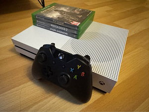 XBOX One S 1TB + геймпад + 3 игры (3 фото из 8)