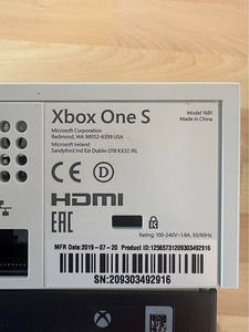 XBOX One S 1TB + геймпад + 3 игры (7 фото из 8)