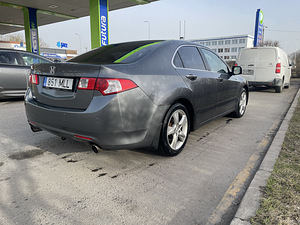 Honda Accord executive 2.4 (3 foto / 15)