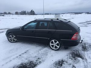 Mercedes-Benz C 320 Avantgarde 3.0 V6 165kW (2 foto / 12)