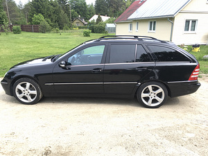 Mercedes-Benz C 320 Avantgarde 3.0 V6 165kW (9 foto / 12)