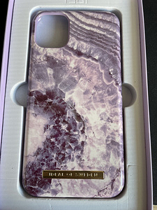 iPhone 11 ümbris Ideal of sweden Amethyst (1 foto / 3)