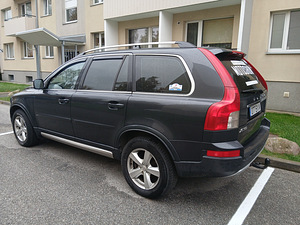 Продается Volvo XC 90 (7 фото из 10)