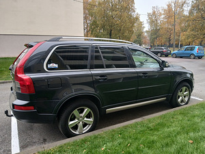 Продается Volvo XC 90 (8 фото из 10)