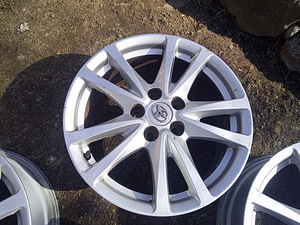 Toyota 17" originaal valuveljed (3 foto / 9)