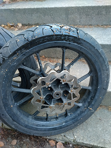 Mootorratta veljed ja rehvid (5 foto / 7)
