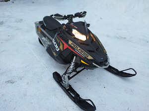 Polaris Indy 600cc 2013 (3 foto / 8)